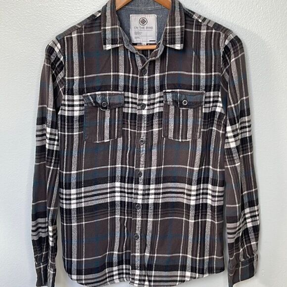 On The Byas flannel plaid shirt.  Size Small. - Picture 1 of 4